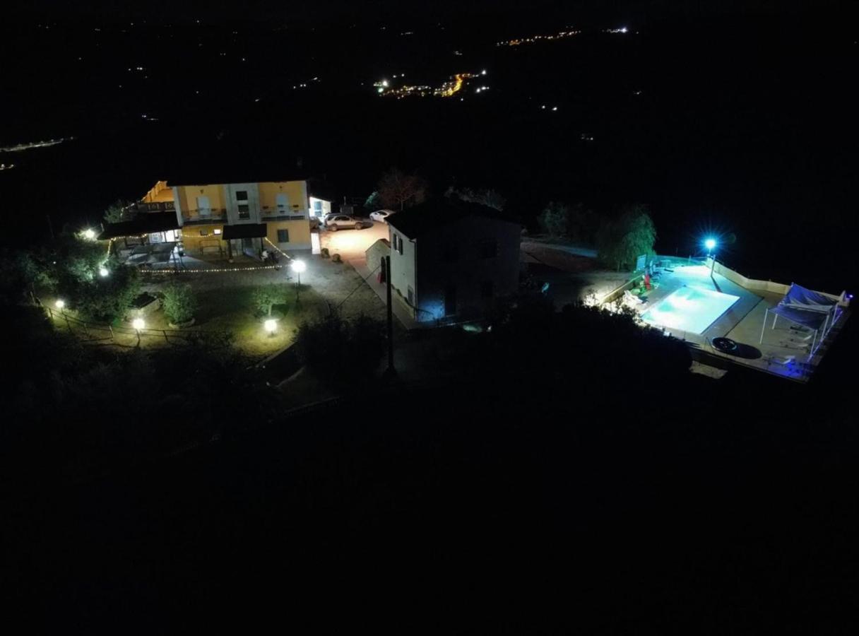 Agriturismo La Terrazza Valfabbrica Buitenkant foto